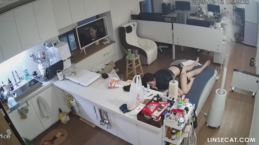 원룸이지만 알차게 다 갖춘남 여친까지 존예~ 썸네일